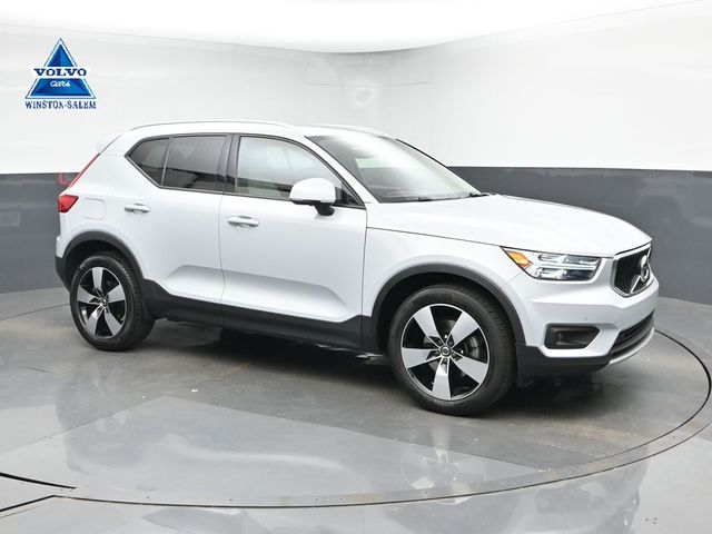 Glacier Silver Metallic 2022 Volvo XC40 SUV / Crossover Front-Wheel Drive Automatic