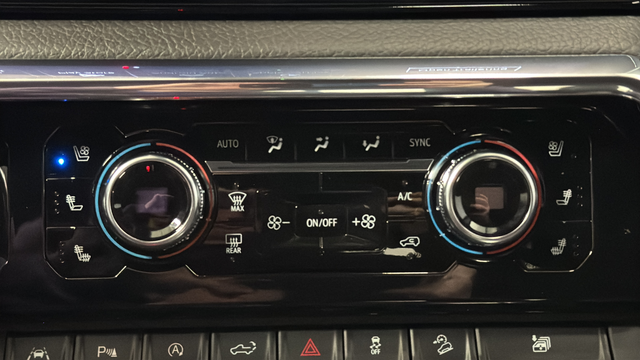 Used 2024 Summit White GMC Denali image 18