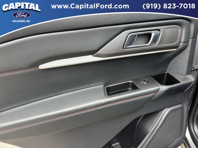 Used 2025 Gray Ford ST-Line image 17