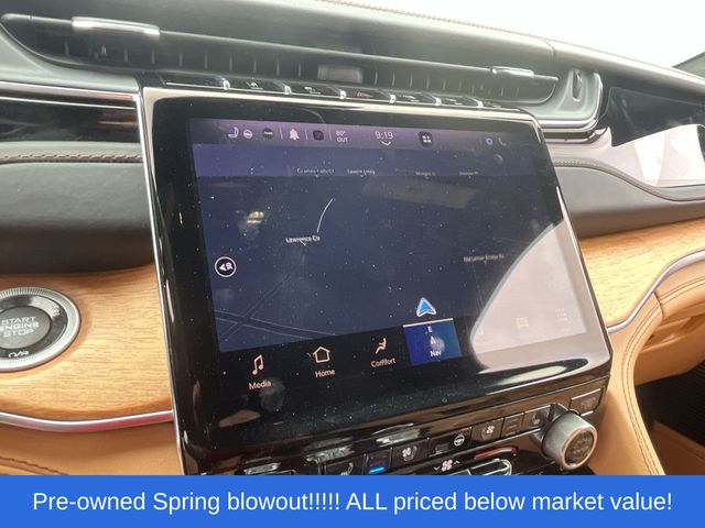 Used 2022 Diamond Black Jeep Summit Reserve image 28