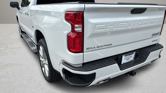 Used 2022 Beige Chevrolet High Country image 38