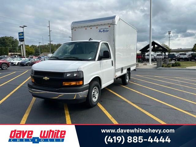 Summit White 2024 Chevrolet Express Chassis 3500 Cutaway 139 Van Rear-Wheel Drive 8-Speed Automatic Overdrive