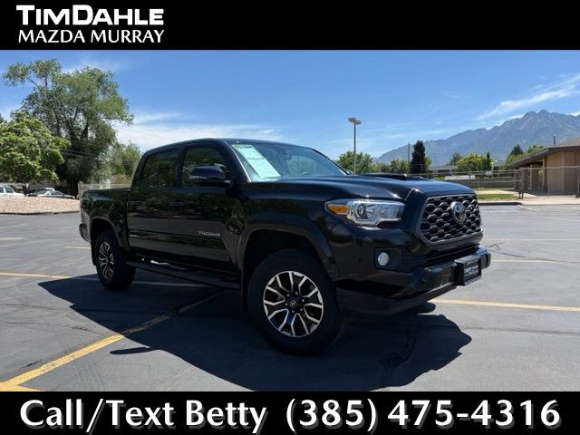 Midnight Black Metallic 2022 Toyota Tacoma Pickup Truck Four-Wheel Drive 6-Speed Automatic