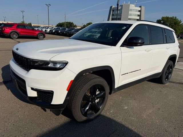 2024 Bright White Clearcoat Jeep Grand Cherokee L Limited 4X4 SUV