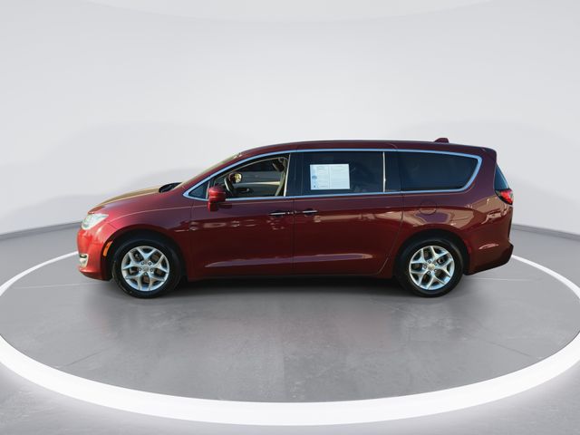 Used 2018 Red Chrysler Touring Plus image 5