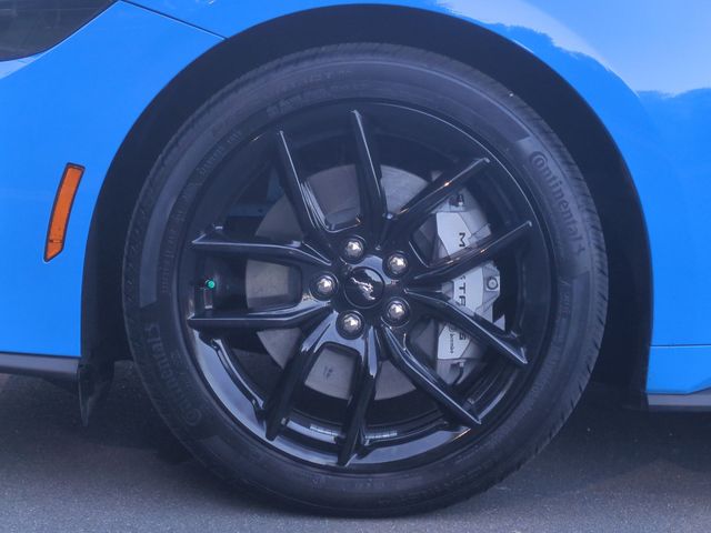 Used 2025 Blue Ford GT image 19
