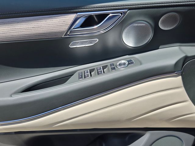 2027 Genesis GV80