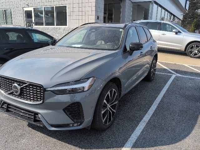 2023 Volvo XC60 B5 Plus Dark Theme AWD