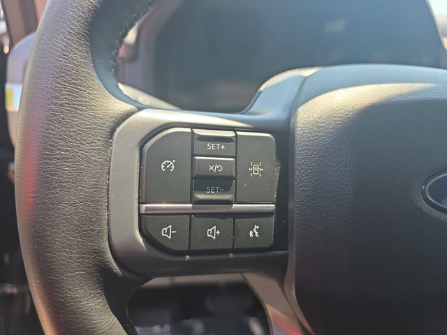 Used 2025 Agate Black Metallic Ford XLT image 17