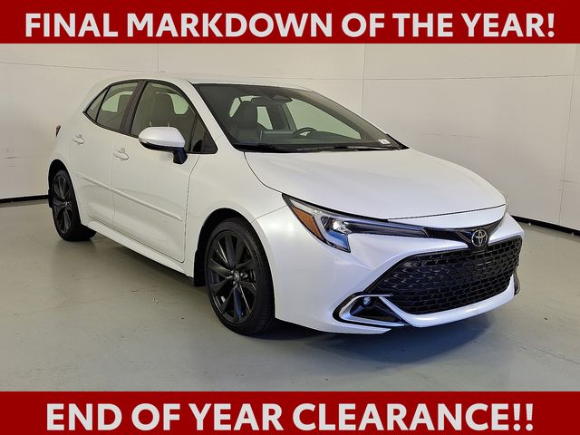 2023 Toyota Corolla Hatchback XSE's photo
