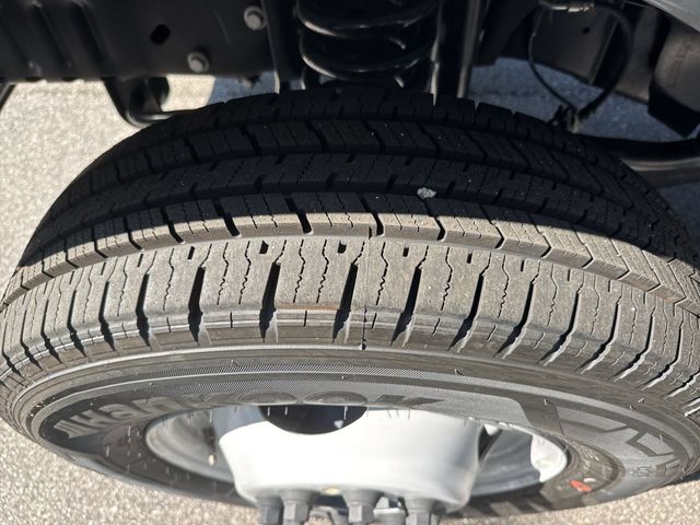 New 2027 White Ford 16FT BOX/LIFTGATE image 14