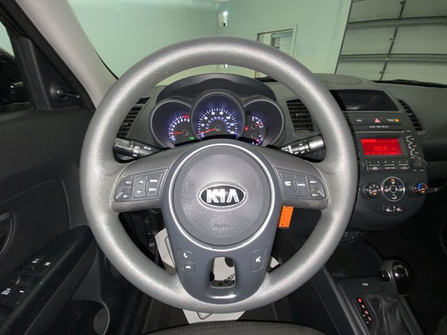 Used 2013 Gray Kia Base image 14