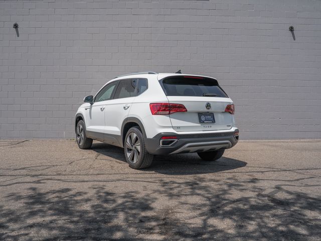 Certified Used 2024 White Volkswagen 1.5T SE image 3