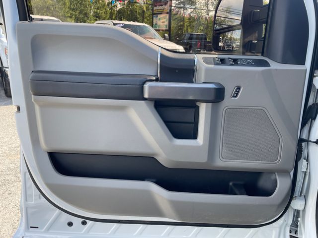 2022 Ford F-250SD XLT - Oxford White exterior view 9