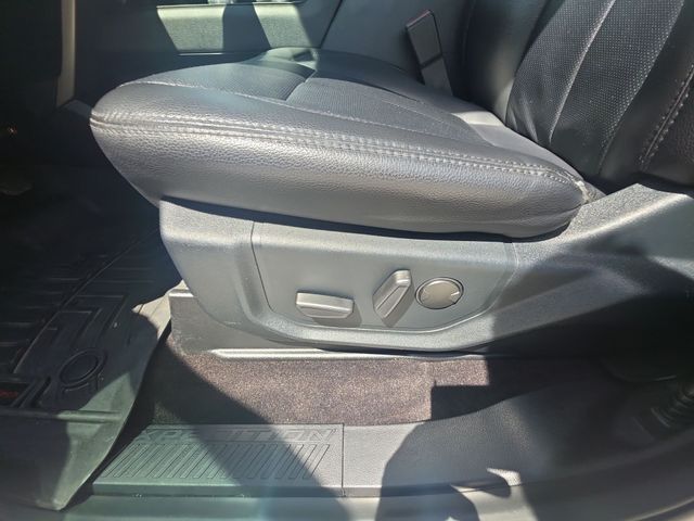 Used 2020 Silver Ford XLT image 12