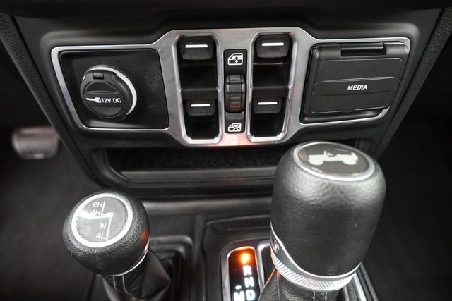 Used 2025 Jeep Wrangler SUV