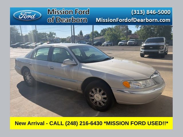 Gold 2000 Lincoln Continental FWD Sedan Front-Wheel Drive 4-Speed Automatic