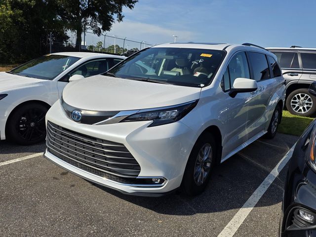 Used 2024 Toyota Sienna Van