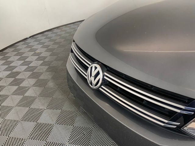 2015 Volkswagen Tiguan S 36