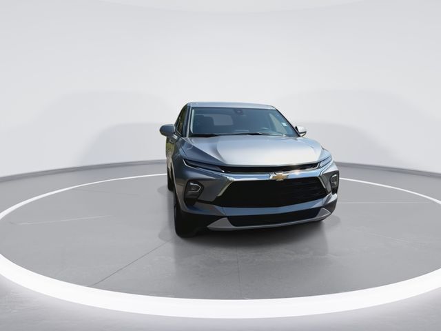 Used 2025 Gray Chevrolet LT image 2