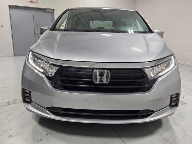 Used 2023  Honda Touring image 2