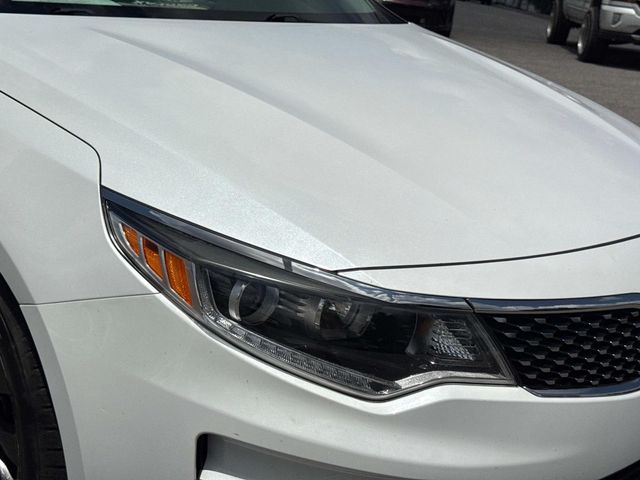 Used 2018 White Kia EX image 11