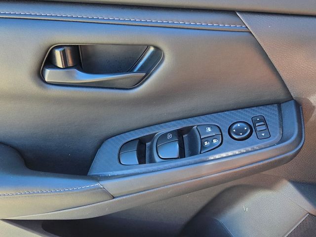 Used 2025 Black Nissan S image 28