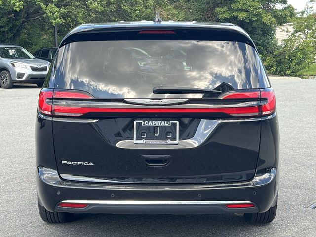 Used 2025 Black Chrysler Select image 12