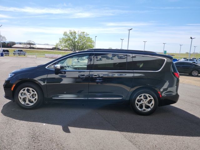 Used 2023 Black Chrysler Limited image 3