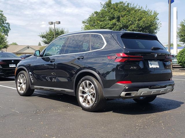 Used 2024 Black BMW xDrive40i image 3
