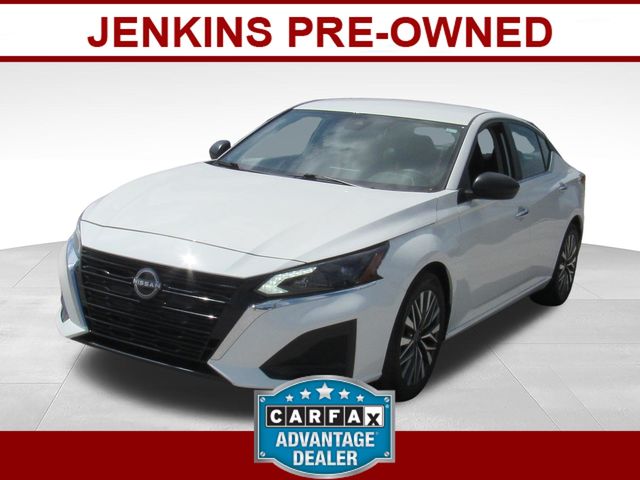 Glacier White 2025 Nissan Altima Sedan Front-Wheel Drive Continuously Variable Transmission