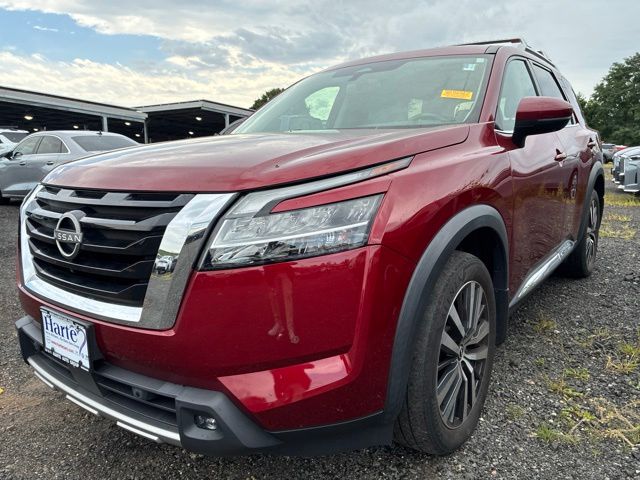 2022 Nissan Pathfinder Platinum