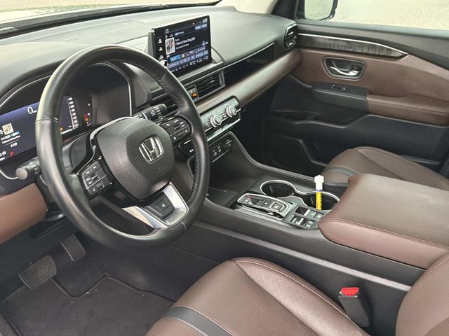Used 2025 Honda Pilot SUV