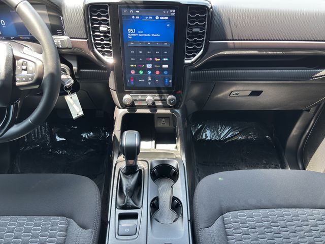 2025 FORD RANGER XLT • FX4 • 4X4 • 2.3L ECOBOOST CLEAN CARFAX • 1 OWNER XLT TECHNOLOGY PACKAGE • 360° CAMERA • ADAPTIVE CRUISE • BLACK APPEARANCE PACKAGE Thumbnail