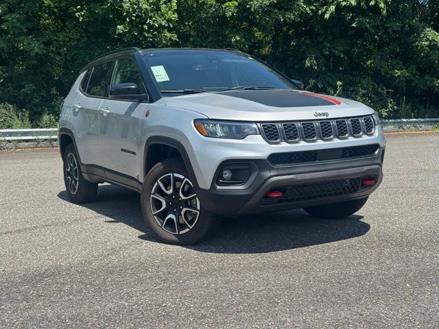 Silver Zynith Metallic Clearcoat 2024 Jeep Compass SUV / Crossover Four-Wheel Drive 8-Speed Automatic