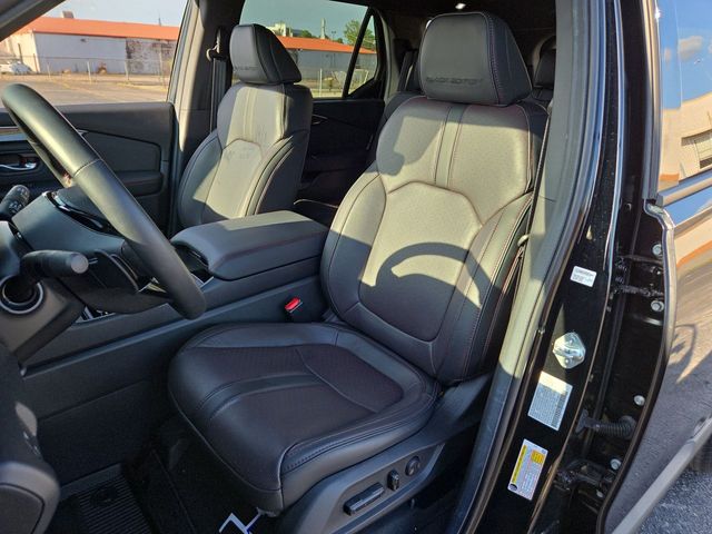 Used 2025 Honda Pilot SUV
