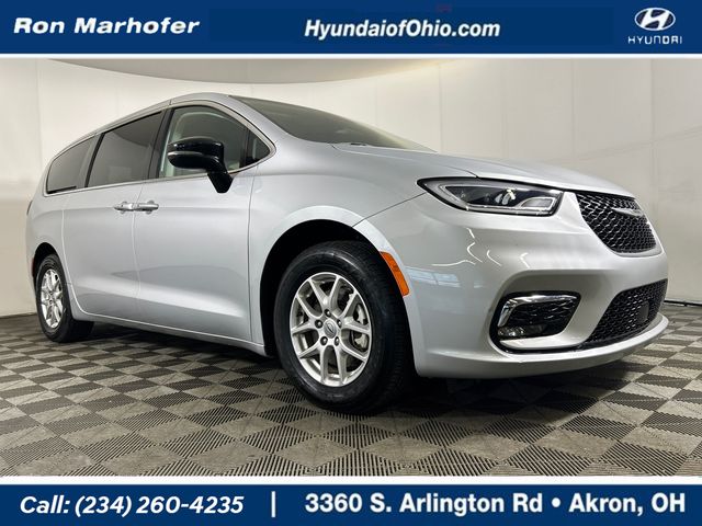 Silver Mist Clearcoat 2024 Chrysler Pacifica Touring L FWD Minivan Front-Wheel Drive 9-Speed Automatic