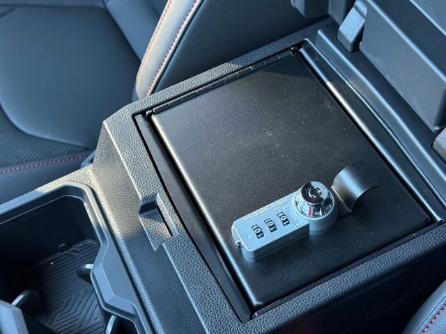 2025 Toyota Tacoma TRD Pro - Photo 26