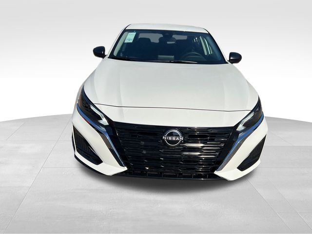 2025 Glacier White Nissan Altima 2.5 S FWD Sedan