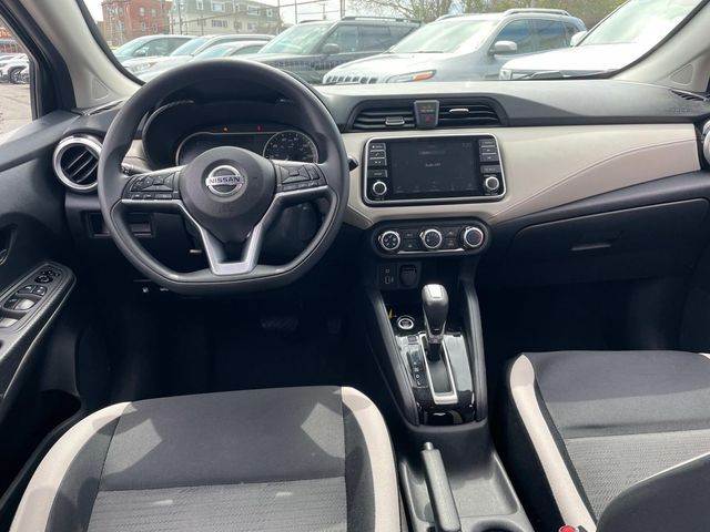 2021 Nissan Versa 1.6 SV 15