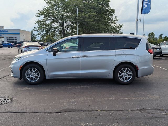 Used 2024 Silver Mist Clearcoat Chrysler Touring L image 3