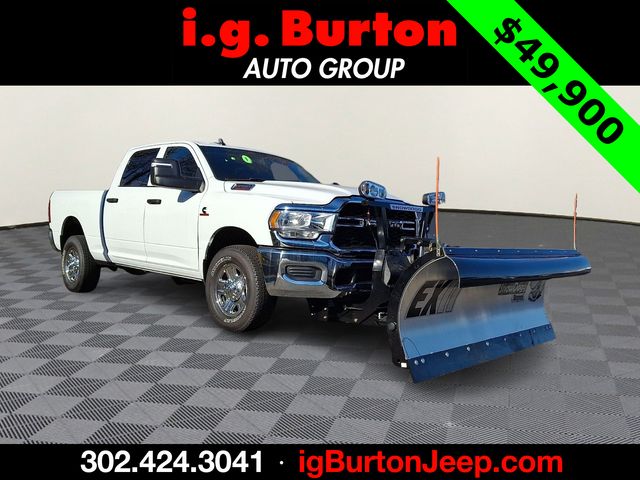 Bright White Clearcoat 2024 RAM 3500 Tradesman Crew Cab 4WD Pickup Truck Four-Wheel Drive 6-Speed Automatic
