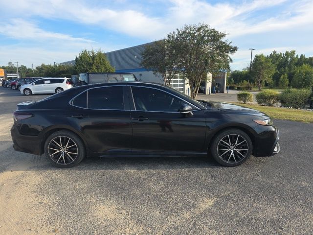 Used 2022 Midnight Black Metallic Toyota SE image 4
