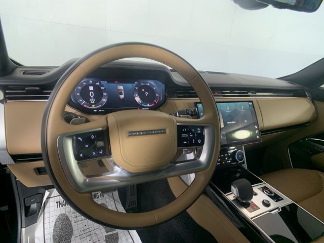 2023 Land Rover Range Rover SE 41