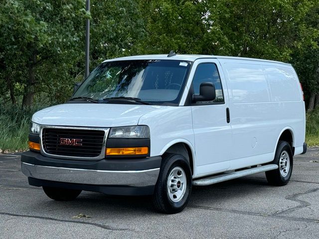 2023 GMC Savana 2500 Work Van 2