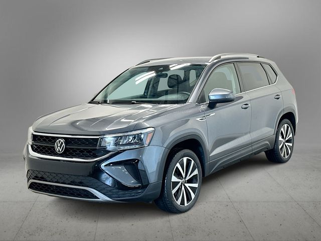 2024 Volkswagen Taos 1.5T SE Gray at Subaru and VW of Moon Township