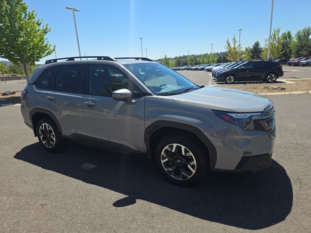 2025 Subaru Forester Premium's photo