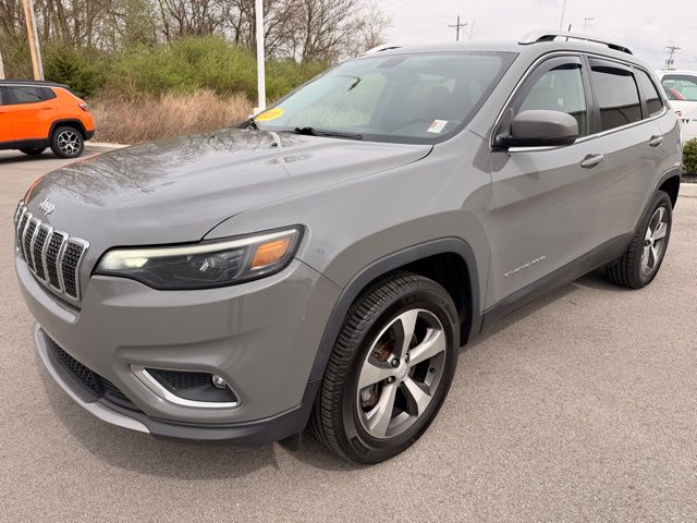 View vehicle photo 7