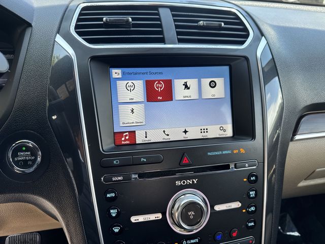 Used 2017 White Ford Limited image 23