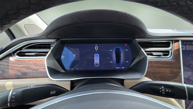 Used 2017 Blue Tesla 90D image 15